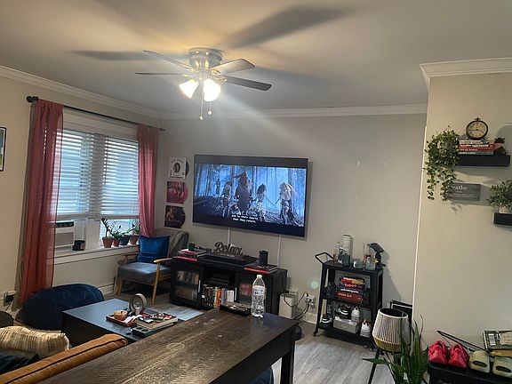 2nd image of 4222-4226 N Clark St #1K