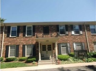 4701 Salisbury Sq APT 103, Saint Matthews, KY 40207