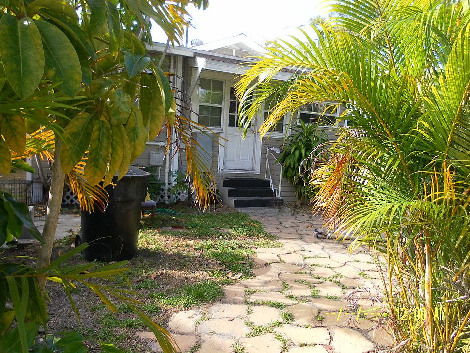 1st image of 923 40th St N