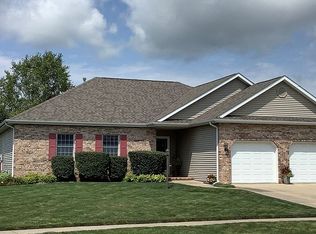 311 Eagle Ridge Dr, Chatham, IL 62629