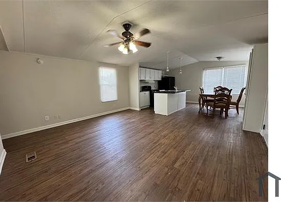 2 bed, $860 — Photo 3