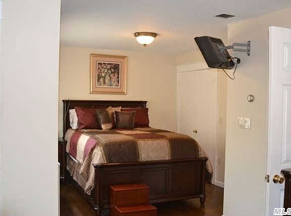 5th image of 216 E Lakewood St