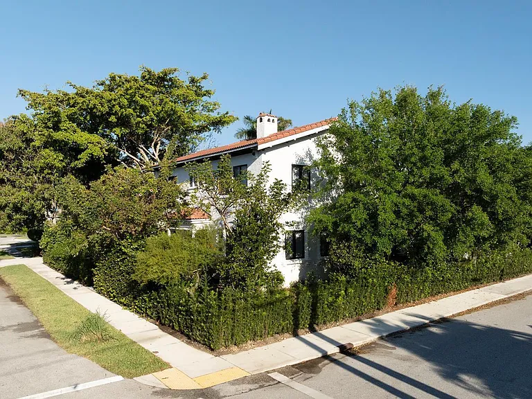 1629 S Lakeside Dr — Photo 33