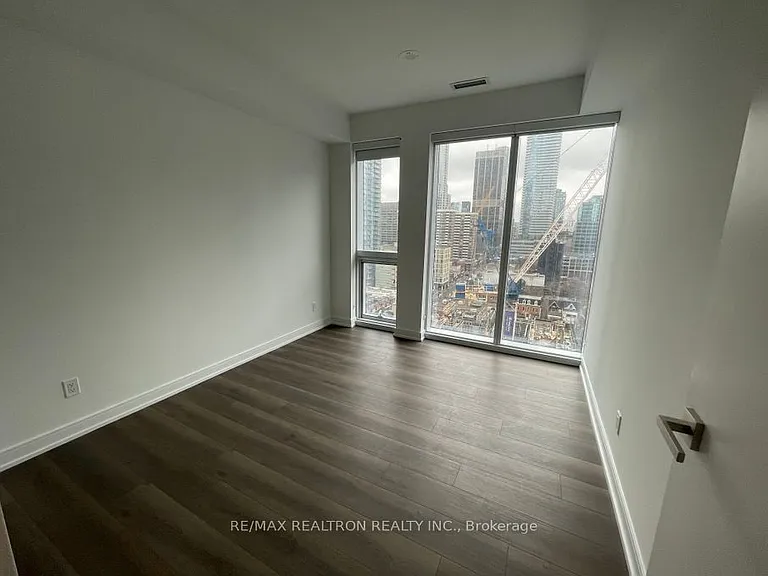 3 Gloucester St #1702 — Photo 13