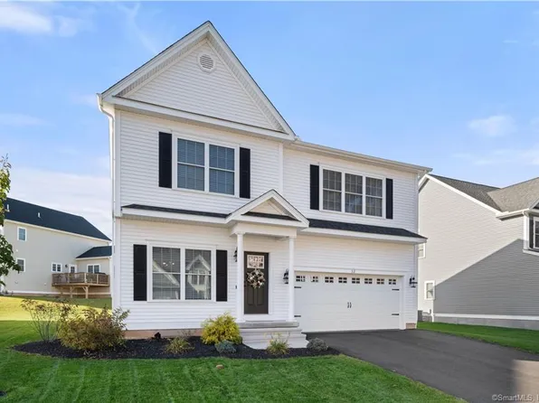 32 Old Oak Court, Southington, CT 06489