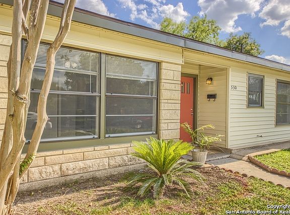 3rd image of 530 Hillwood Dr