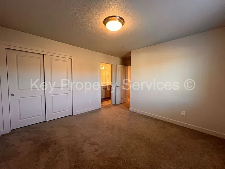 180 Loganberry Ct — Photo 14