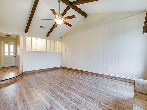2nd image of 2906 Vineyard Dr
