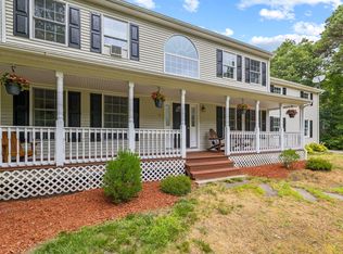 5 Little Acorn Ln, Forestdale, MA 02644