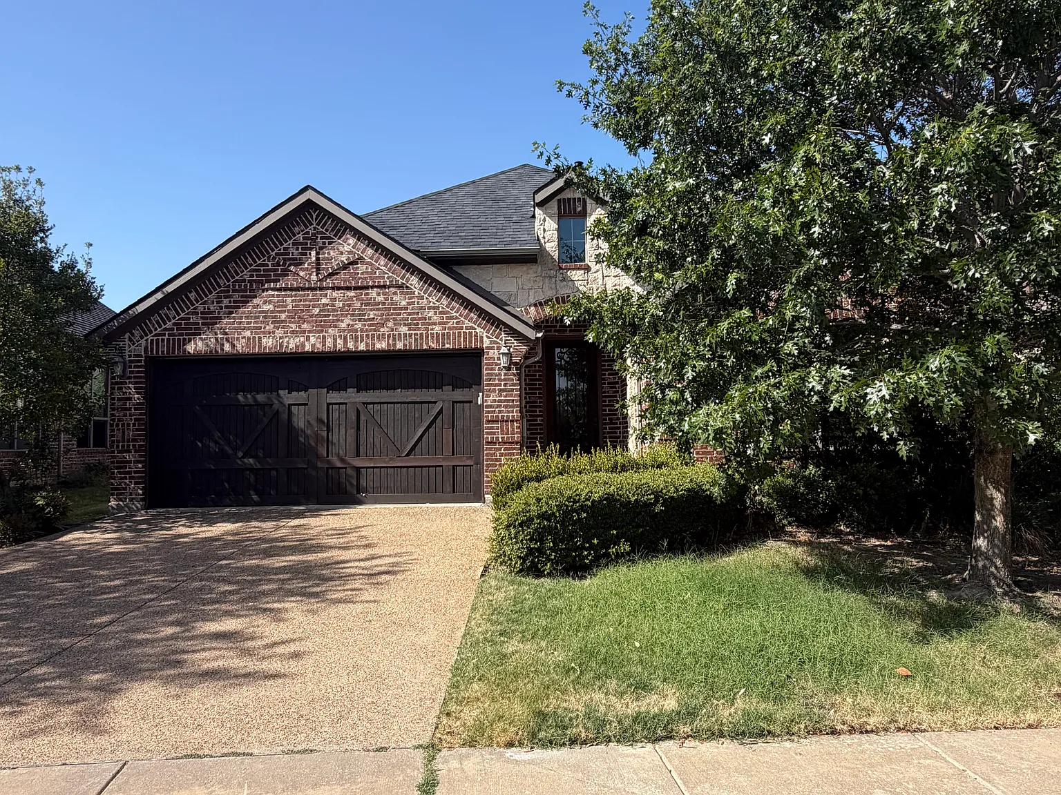 3 bed, 2006 sqft, $2,850 — Photo 2