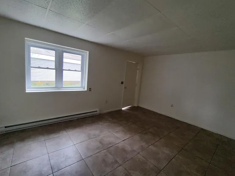 34 Railroad St #7 — Photo 7
