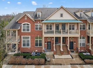 143 E Bay Dr, Walled Lake, MI