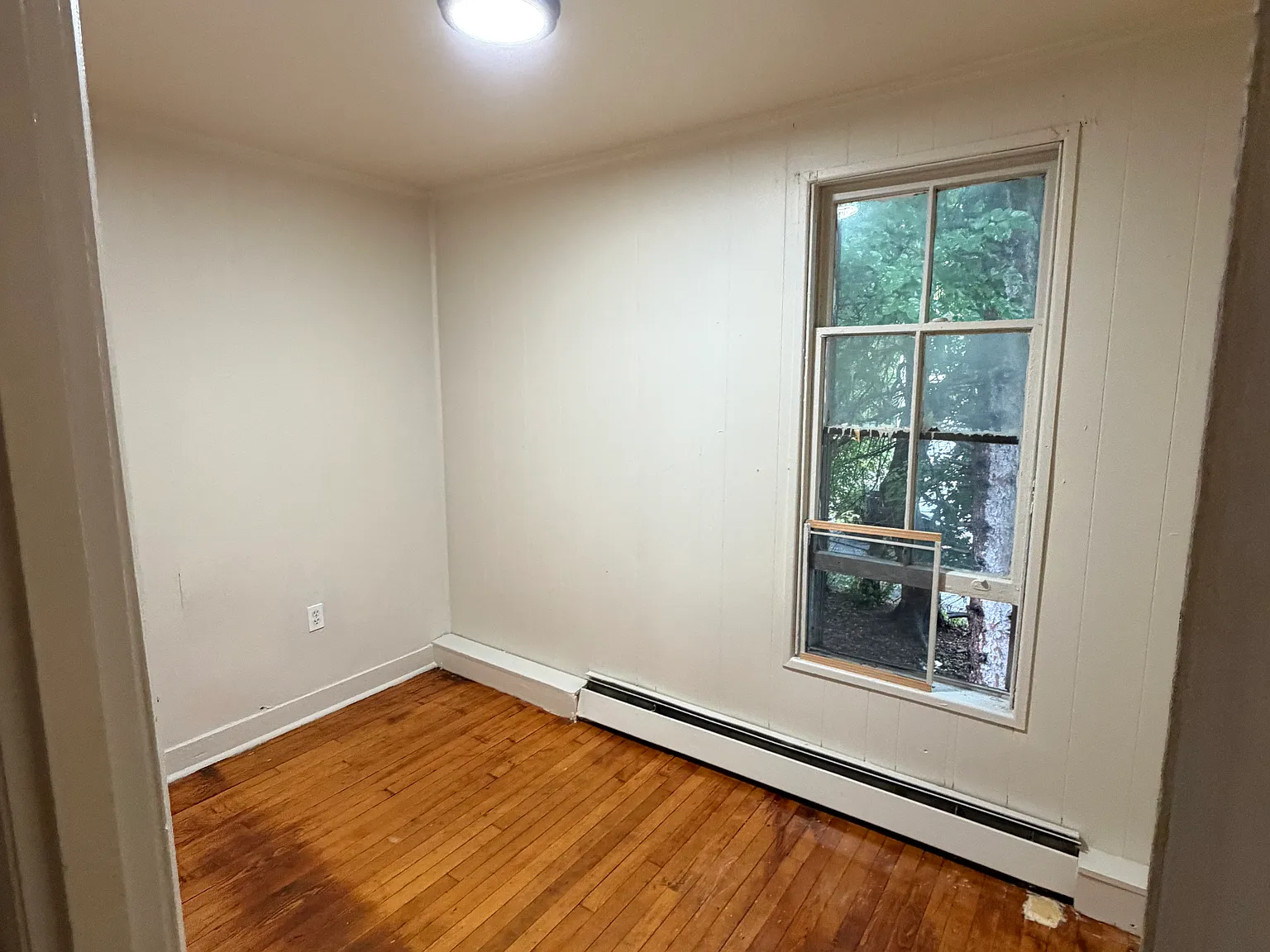 2 bed, 1100 sqft, $1,550 — Photo 2