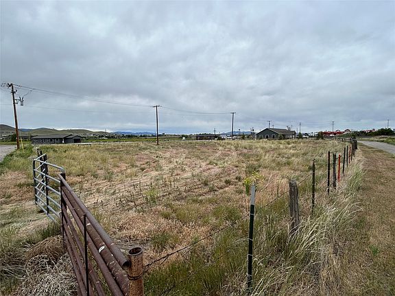 2nd image of 804 N Rife St