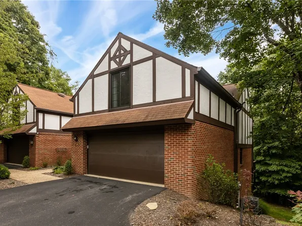 302 Rolling Hills Dr, Sewickley, PA 15143