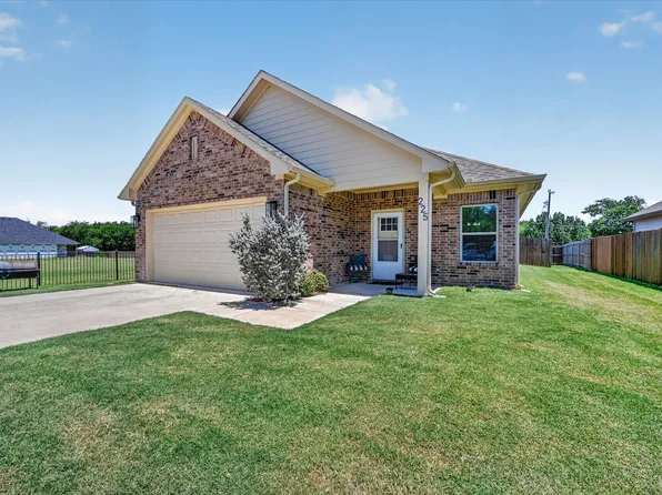 225 Sante Fe St, Alvarado, TX 76009