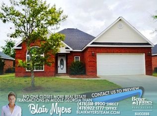 135 Manchester Ln, Byron, GA 31008