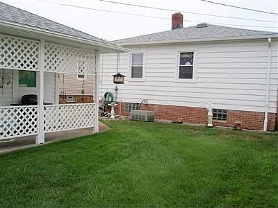 3rd image of 3202 Wales Ave
