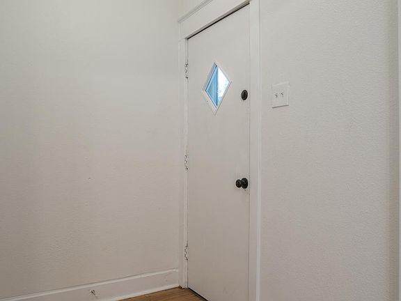 4th image of 2906 Jarboe St