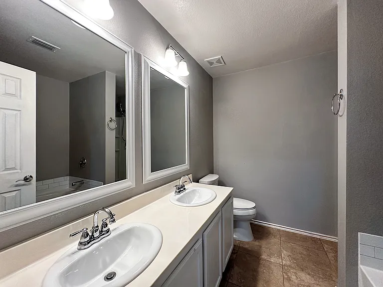12943 Vassar Dr — Photo 17