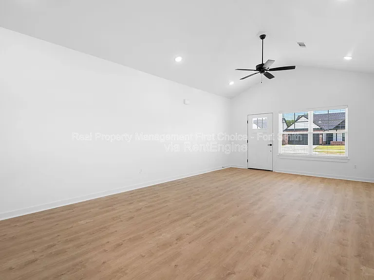 8705 Cantera Dr #B — Photo 4