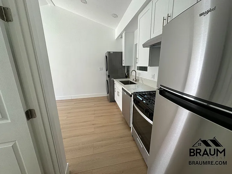 1109-11 S La Peer Dr — Photo 12
