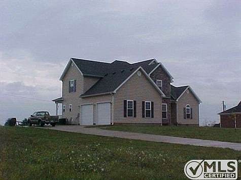 2nd image of 914 Oatfield Rd