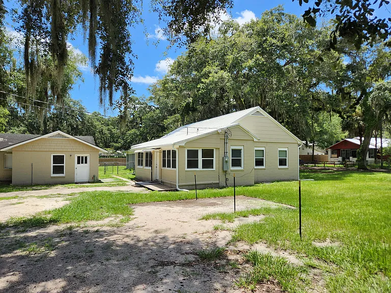2924 Hampton St — Photo 1