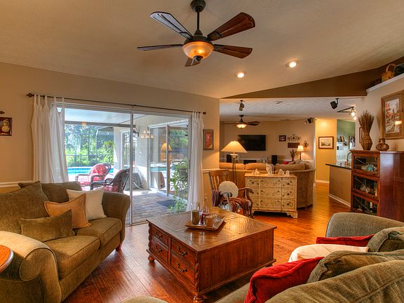 5th image of 15112 Barby Ave