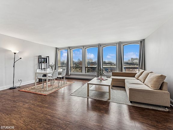 2nd image of 1450 E 55th Pl APT 530S