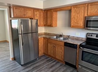 1004 Main St #16, Pella, IA 50219