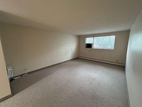 5th image of 3104 Victoria Ave #202