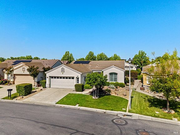 3rd image of 811 Inverness Drive