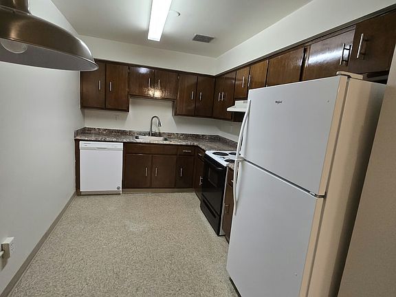 2nd image of 8 Leighton Ave