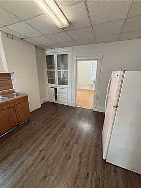 2 bed, 1000 sqft, $1,100 — Photo 4