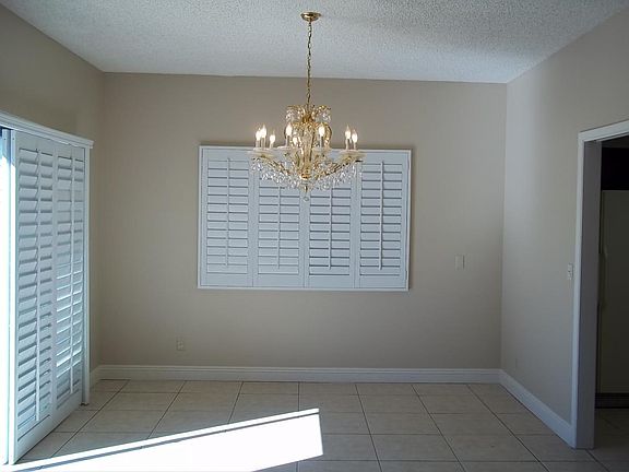 5th image of 2836 Queens Courtyard Dr