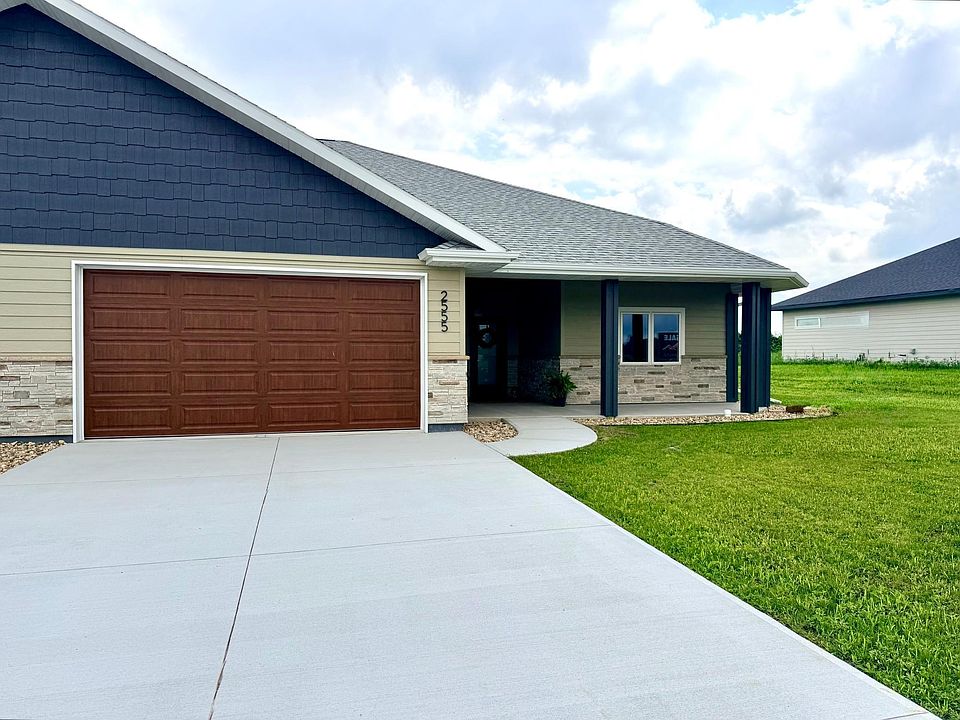 1st image of 2555 Sutherland Dr