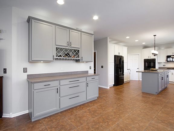 5th image of 10425 Sutton Dale Ln