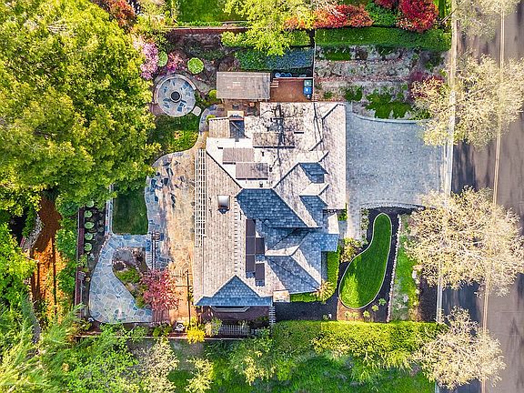 3rd image of 3419 Silver Maple Dr