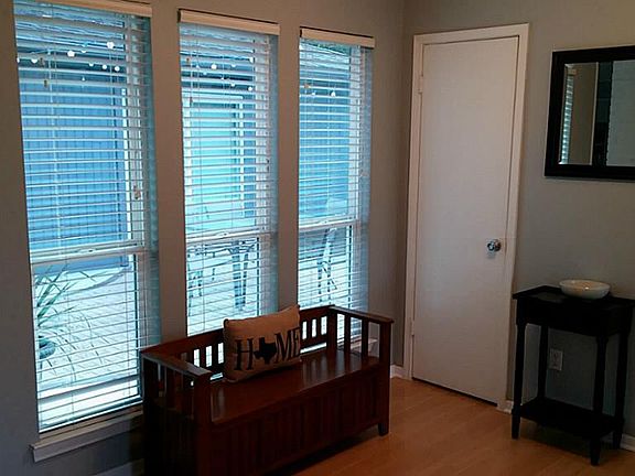 5th image of 1310 Ravenscourt Dr