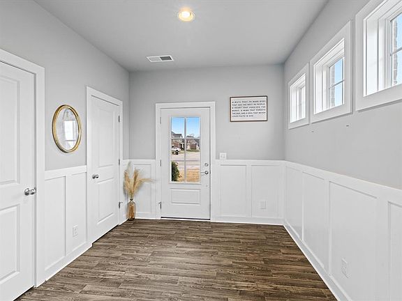 4th image of 1901 Whispering Meadows Dr