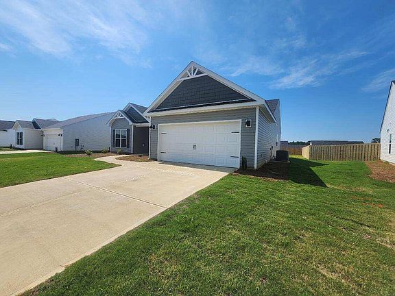 3rd image of 834 Brewer Dr