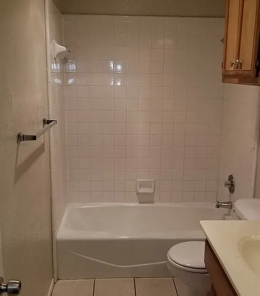 9612 Elmwood Ave #A — Photo 6