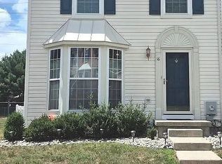 16 Colts Neck Dr, Sicklerville, NJ 08081