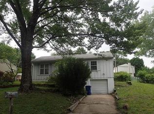 2736 Maverick Ln, Lawrence, KS 66046
