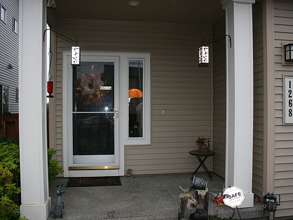 2nd image of 1268 42nd St NE