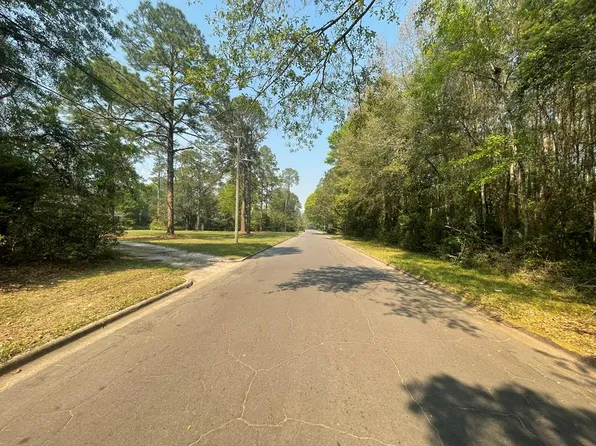 131 Woodland Dr, Thomasville, GA 31792