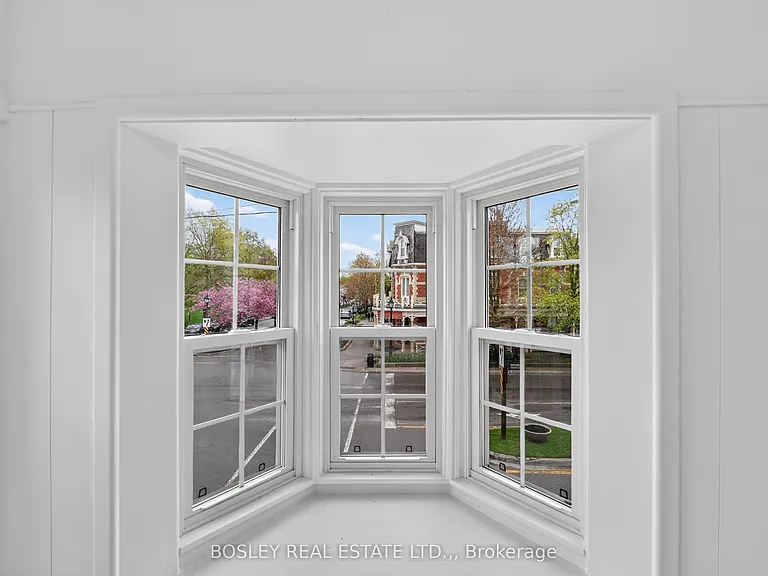 4 Queen St #2 — Photo 11