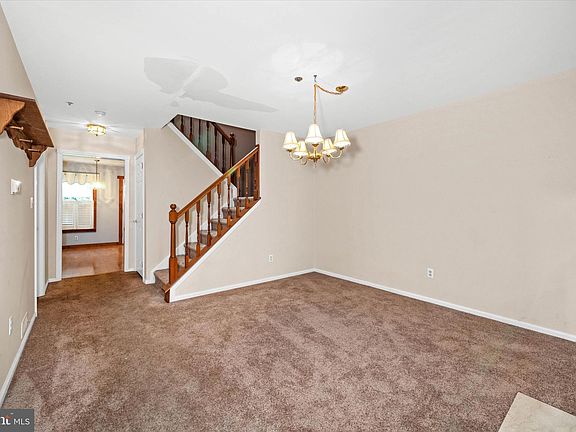 4th image of 37 Standiford Ct #158