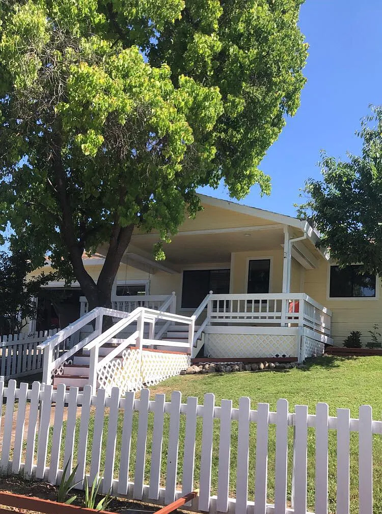 5 bed, 2080 sqft, $3,400 — Photo 2